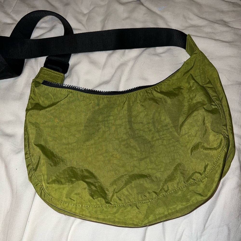 Baggu Avocado green medium crescent bag